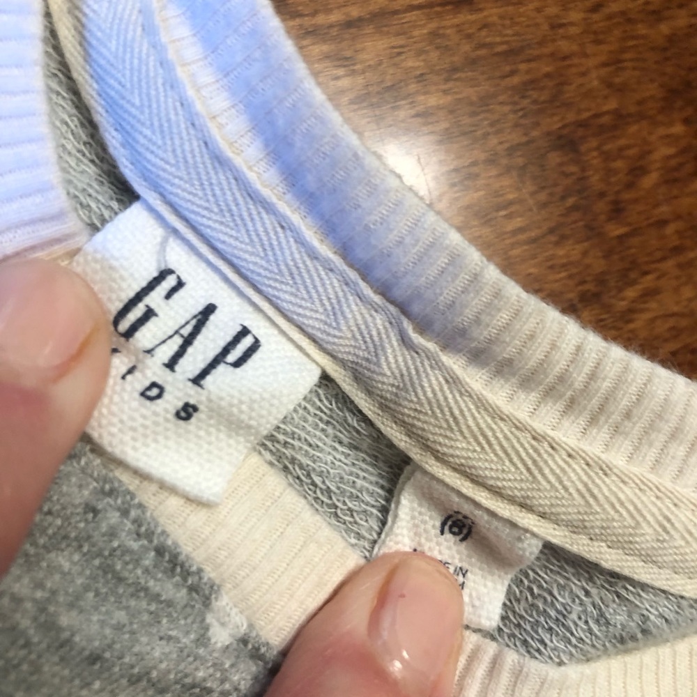GAP Sweater - Picture 3 of 3